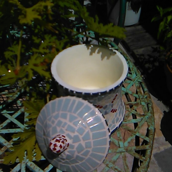 Ceramic Canister with lid - Picture 3 of 8